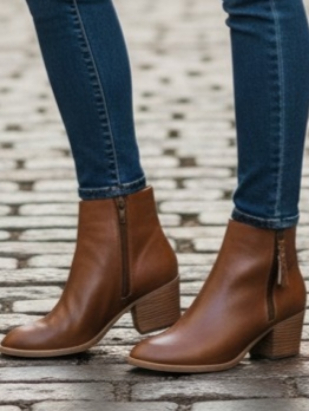 💥Bri Brown Zipper Ankle Boot By Maurice's